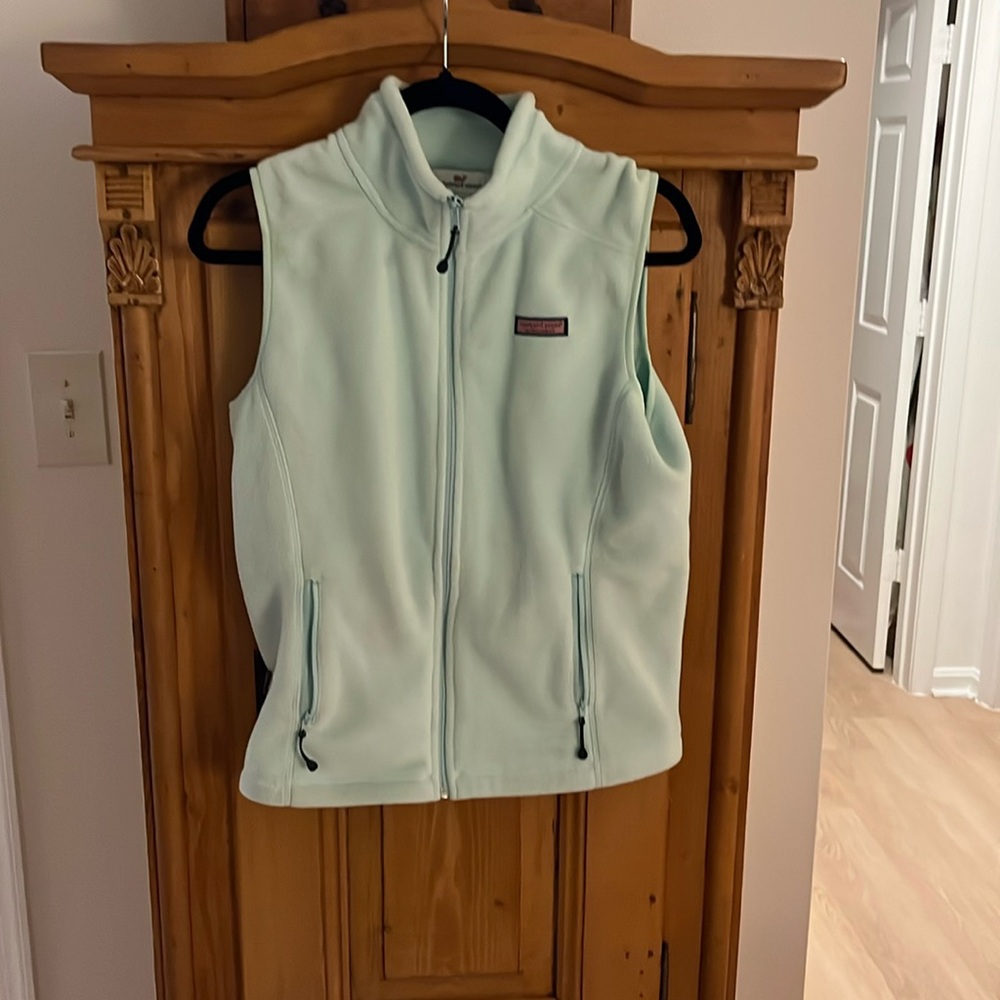 Vineyard vines fleece vest